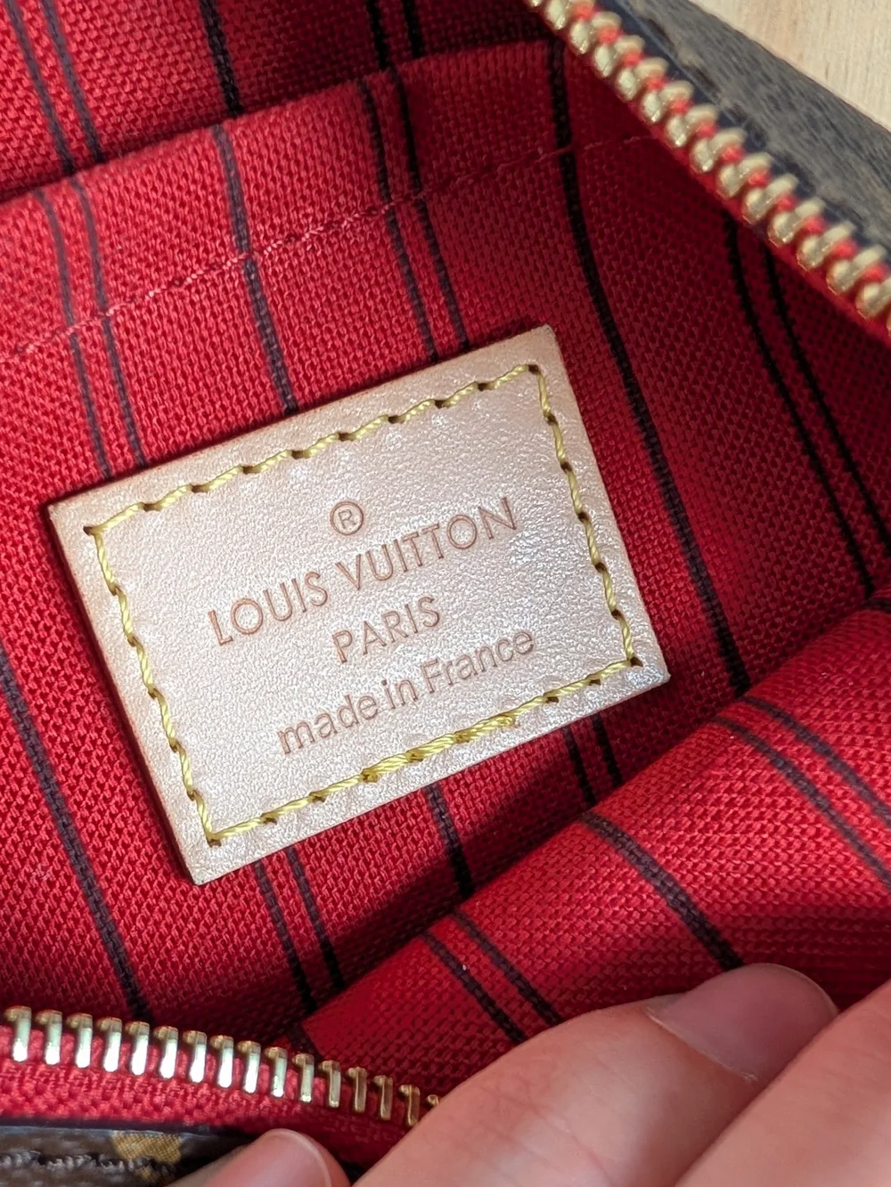 Authentic Louis Vuitton Neverfull Monogram Pouch - Near New Condition
